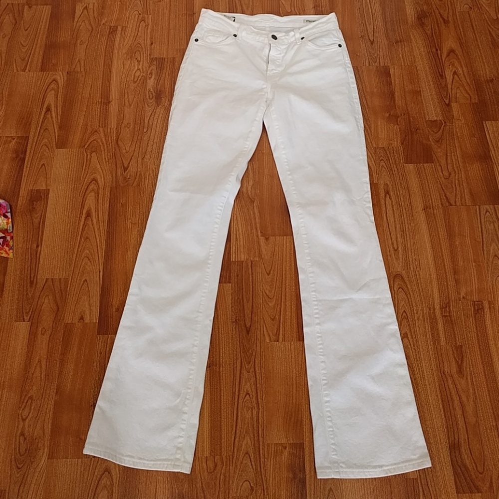 Cute Citizens of humanity white jeans!